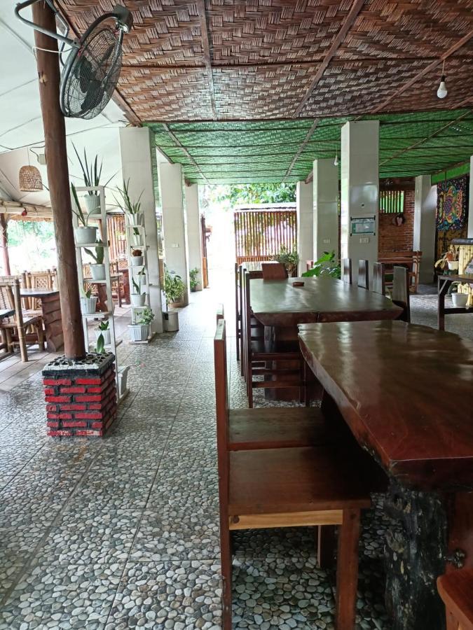 Brown Bamboo Guest House & Trekking Букит-Лаванг Экстерьер фото